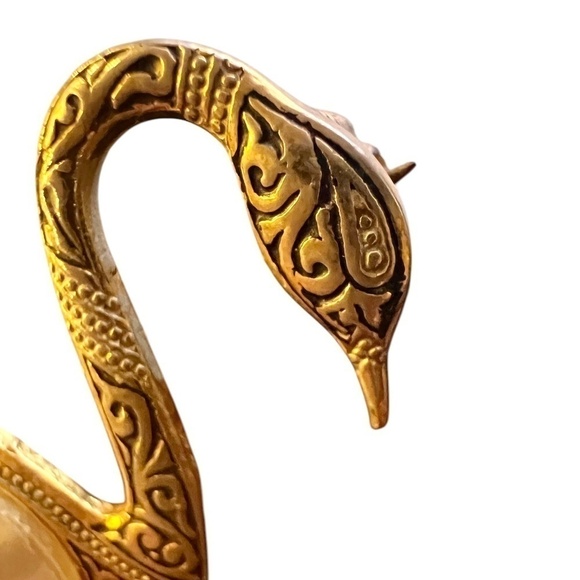 Vintage Faux Pearl Swan Brooch - Picture 4 of 9